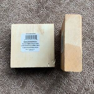 Wooden Fleur de Lis accent pieces. NWOT